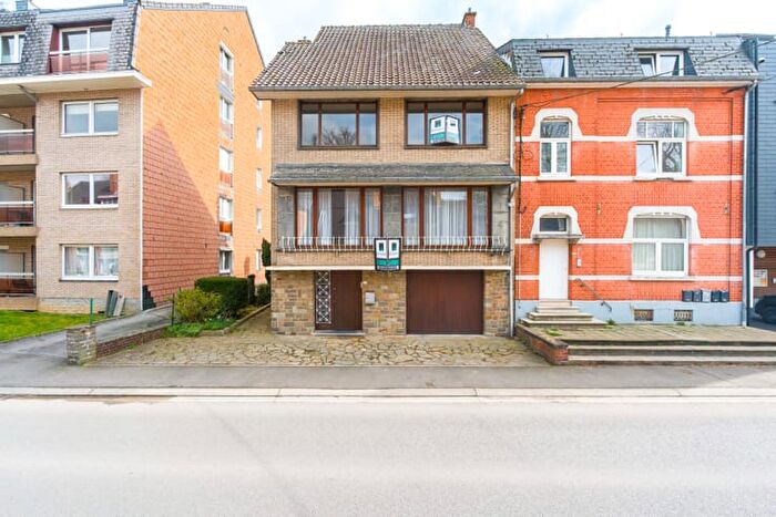 Maison 16 pièces à Avenue De Thouars, Hannut, à vendre