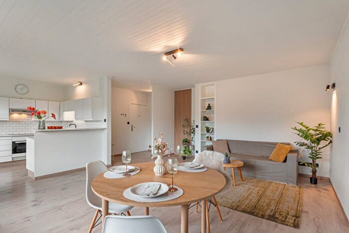 Zonneweeldelaan, GENK : Appartement 2 pièces à vendre