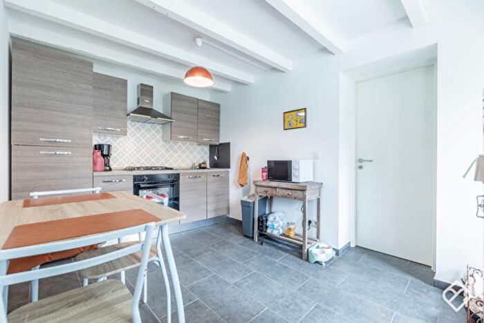 Rue Perdue, SaintLéger : Maison 2 pièces à vendre