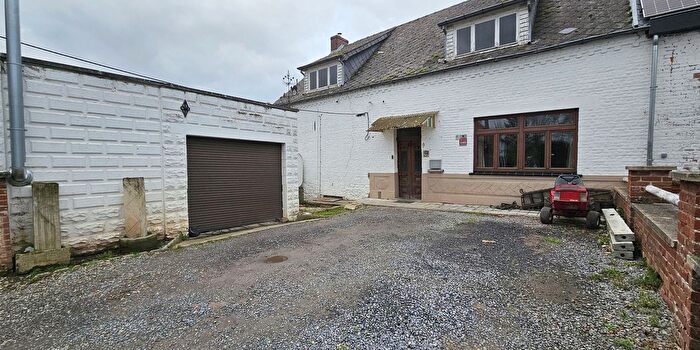 Maison 3 pièces à MontigniessurRoc, Henegouwen, à vendre