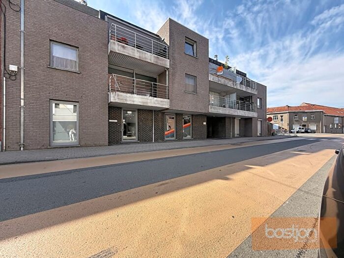 Appartement 4 pièces à Rekkemsestraat, Marke, à louer