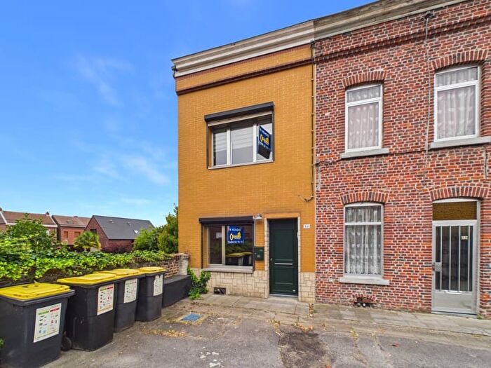 Maison 4 pièces à Rue Alphonse Gravis, Binche Péronneslezbinche, à vendre