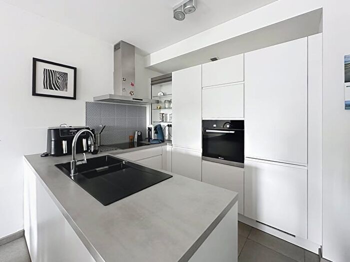 Rue Des Quatorze Verges, Liège : Appartement 7 pièces à vendre