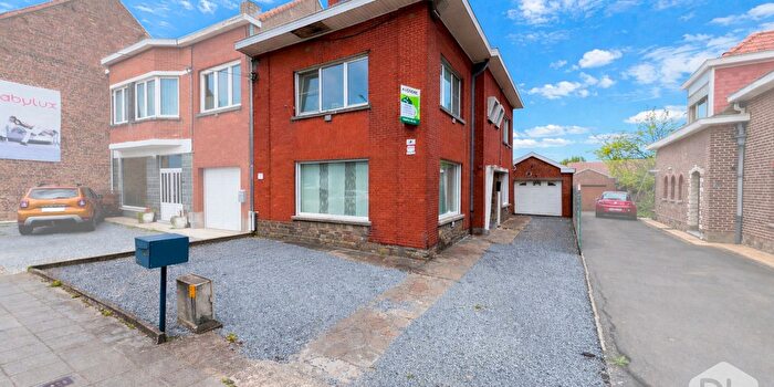 Maison 5 pièces à Moeskroen, Henegouwen, à vendre