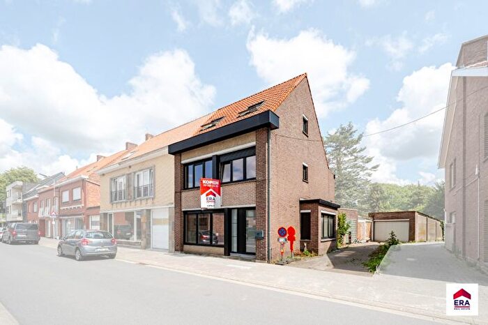 Maison 6 pièces à vendre à Kerkstraat, Knesselare