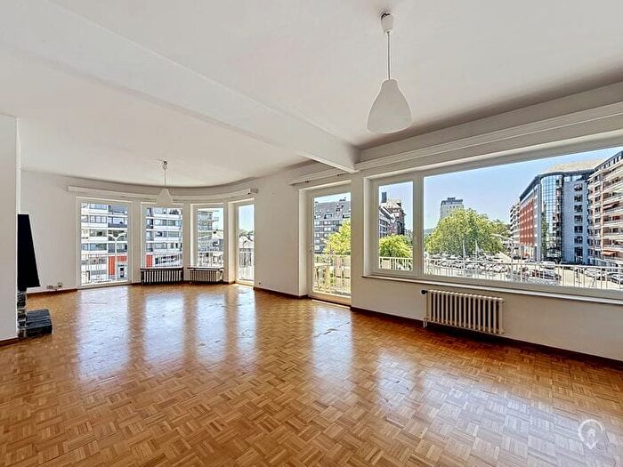 Appartement 3 pièces à Avenue Prince de Liège, Jambes, à louer