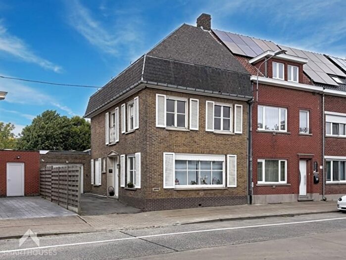 Maison 3 pièces à vendre à GuldenSporenstraat, Harelbeke