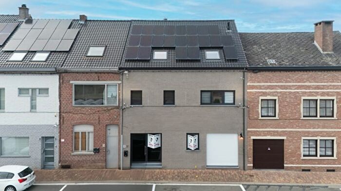 Stationsplein, Brakel : Maison 18 pièces à louer