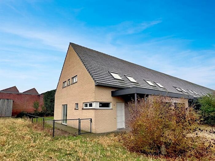 Maison 3 pièces à Nijverheidsstraat, RONSE, à vendre