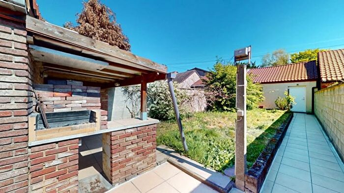 de lodelinsart, MONTIGNIESSURSAMBRE : Maison 3 pièces à vendre