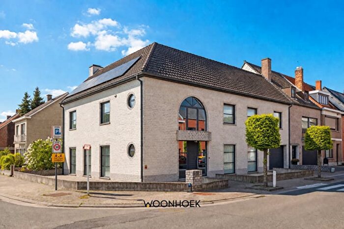 Maison 4 pièces à Achttien Augustuslaan, Wetteren, à vendre