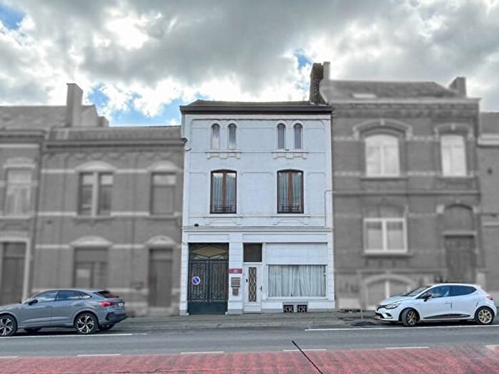 Chaussée de Namur, MontigniessurSambre : Maison 5 pièces à vendre