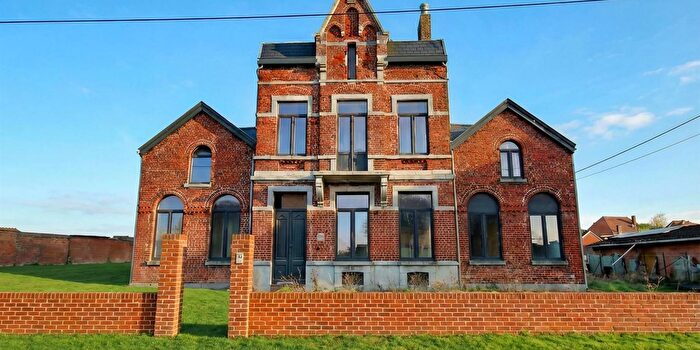 Maison 5 pièces à Estaimpuis, Henegouwen, à vendre