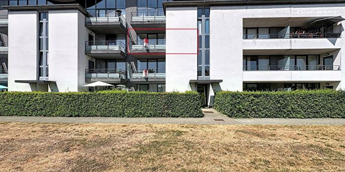 Appartement à Raadsherenlaan, SintKruis, à louer