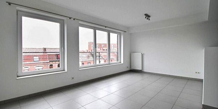 Appartement 1 pièce à Tournai, Henegouwen, à louer