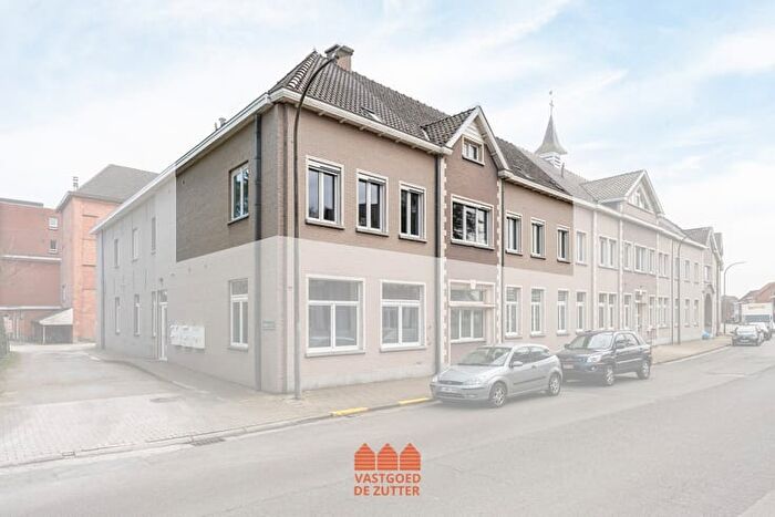 Appartement 8 pièces à WachtebekeDorp, Lochristi, à vendre