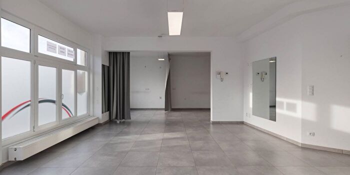 Appartement à Meensesteenweg, Kortrijk, à vendre
