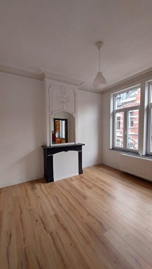 Appartement 4 pièces à Rue Dossin, Liège, à louer