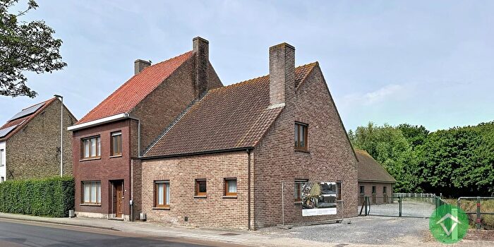 Stationsstraat, Eernegem : Maison 4 pièces à vendre