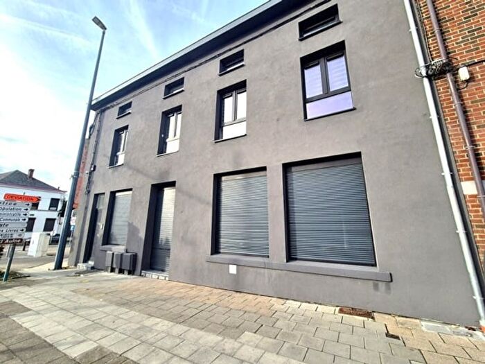 Appartement 5 pièces à Rue de Charleroi, Fontainel'Evêque, à vendre