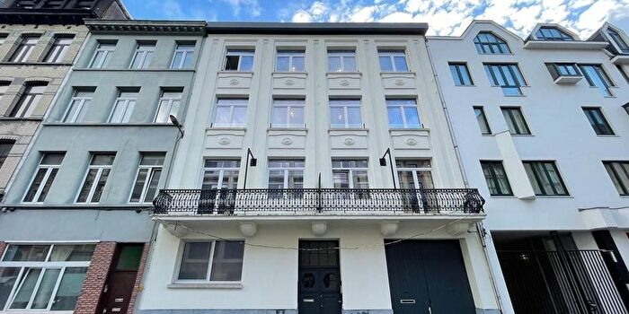 Maison à Paleisstraat, Antwerpen, à vendre