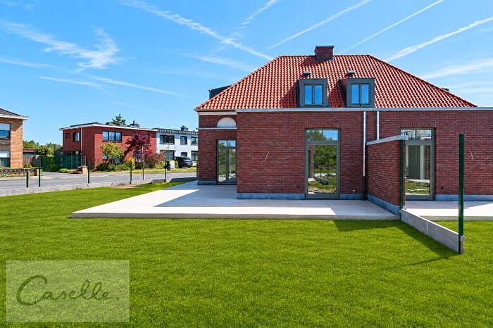 Patersonstraat, Oostkamp : Maison 13 pièces à louer
