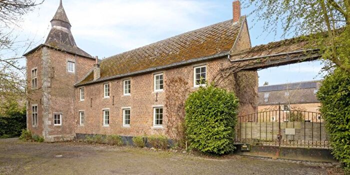 Maison 20 pièces à vendre à Rue des Ardennes, CortilWodon