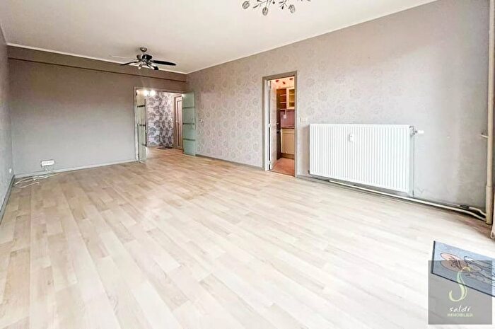 Chaussée de Châtelet, Gilly : Appartement à vendre