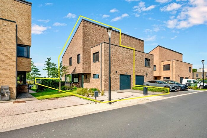 Maison 4 pièces à Groot Bewijk, Oosterzele, à vendre