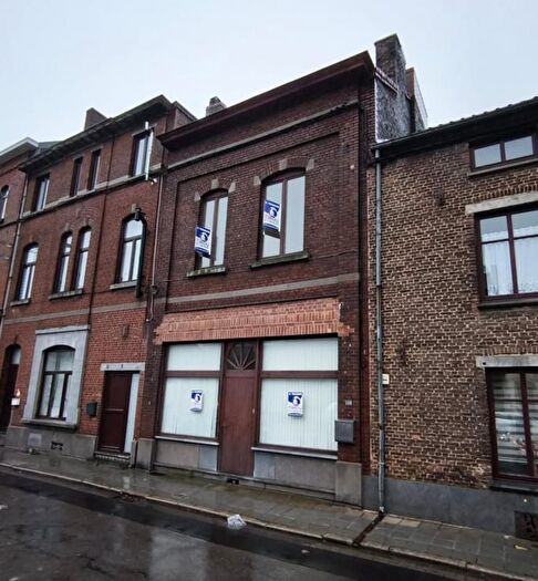 rue de Beaumont n, Marchienne Au Pont : Maison 10 pièces à vendre