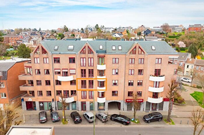 Rempart des Arquebusiers, Vise : Appartement 2 pièces à louer
