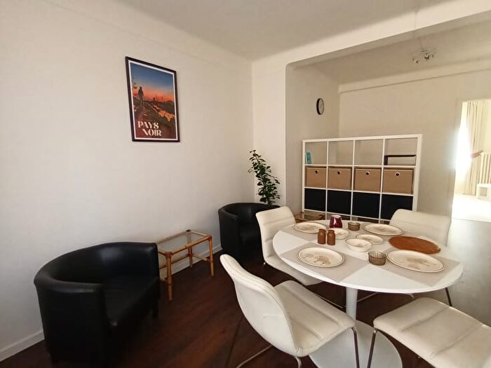Rue Léon Bernus, Charleroi : Appartement 3 pièces à louer