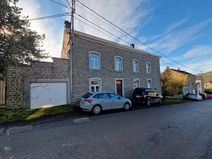 Maison 10 pièces à vendre à Rue des Crétalles, ComblainlaTour