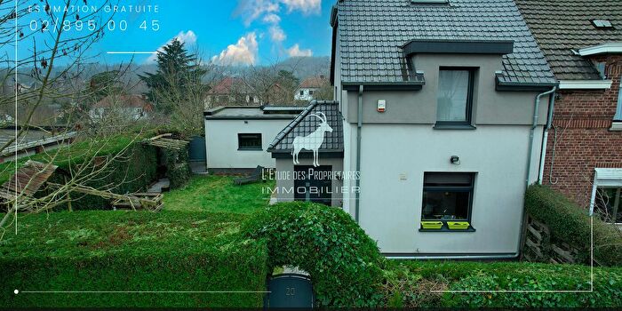 Maison 3 pièces à vendre à Roux, Henegouwen