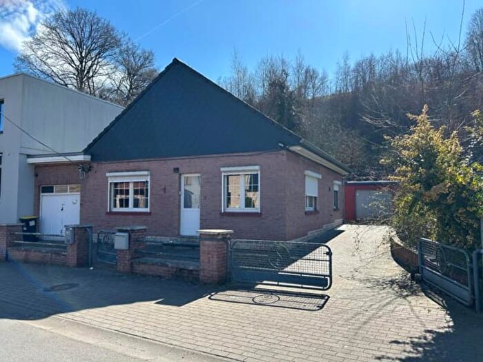 Maison 3 pièces à Rue Célestin Demblon, Vivegnis, à vendre