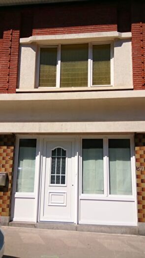 Chaussée De Fleurus, Charleroi : Maison 6 pièces à louer