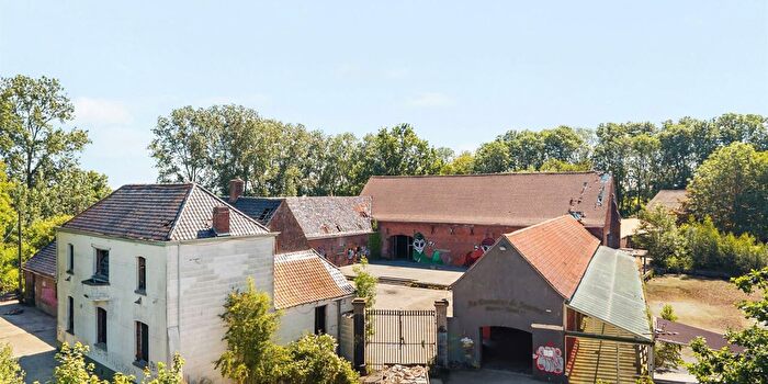 Maison 10 pièces à vendre à ArcAinières, Henegouwen
