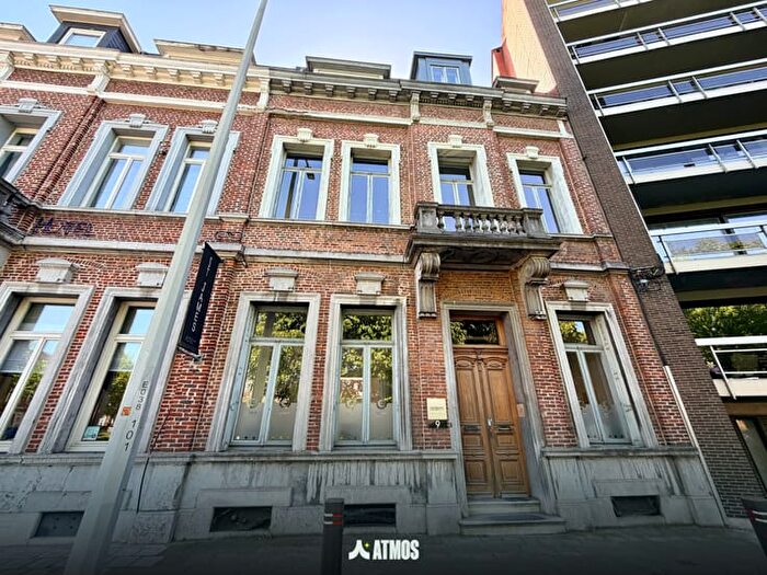 Maison 10 pièces à Place De Flandre, Mons, à vendre