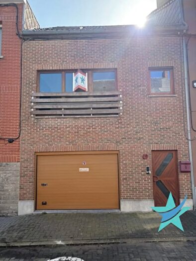 Maison 9 pièces à vendre à RUE PASTUR, ChapellelezHerlaimont