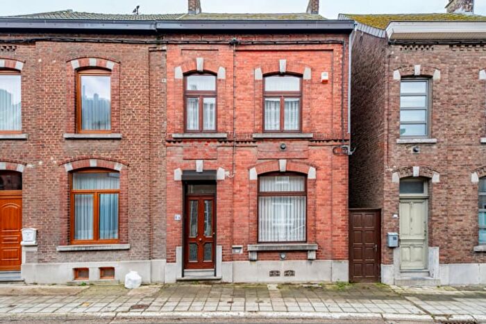 Rue PontANole, Montsurmarchienne - Maison 15 pièces à vendre