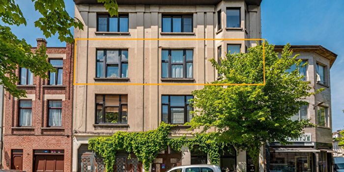 Helmstraat, Borgerhout : Appartement 4 pièces à vendre