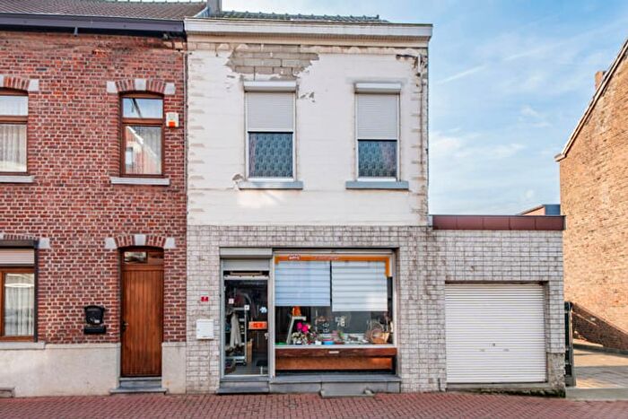 Maison 16 pièces à Rue Oscar Quertinmont, La Louvière Trivières, à vendre