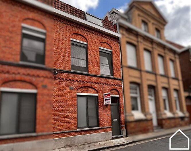 Lange Meersstraat, Ieper : Maison 3 pièces à louer