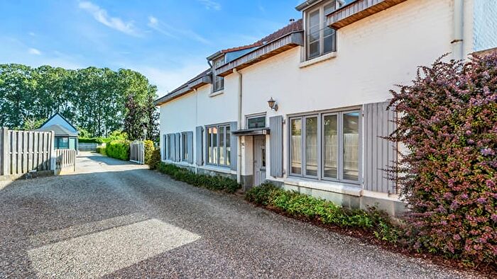 Maison 13 pièces à Vroenhof, Kinrooi, à vendre