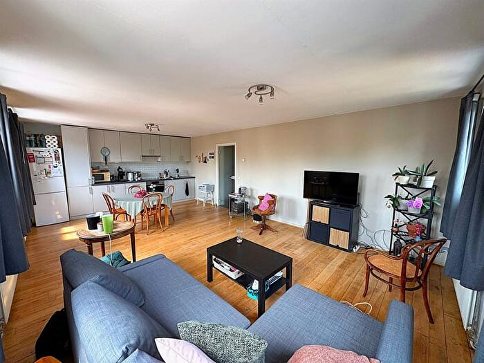 Rue de Charleroi, NIVELLES : Appartement 1 pièce à louer