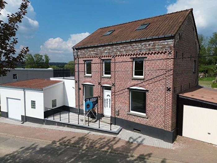 Maison 4 pièces à PAUWELSTRAAT, GERAARDSBERGEN, à vendre