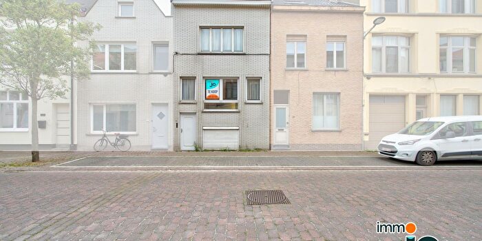 Maison 4 pièces à Spaarzaamheidstraat, Oostende, à vendre