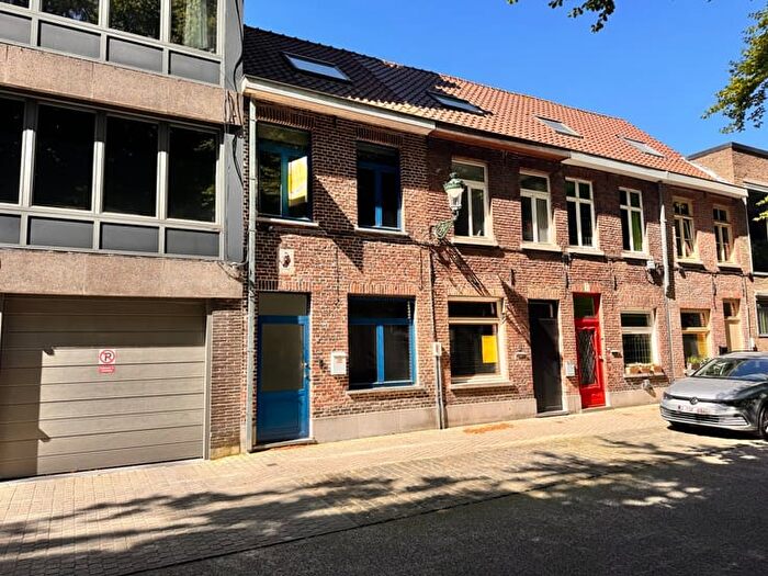 Maison 9 pièces à vendre à SintMaartensbilk, Brugge