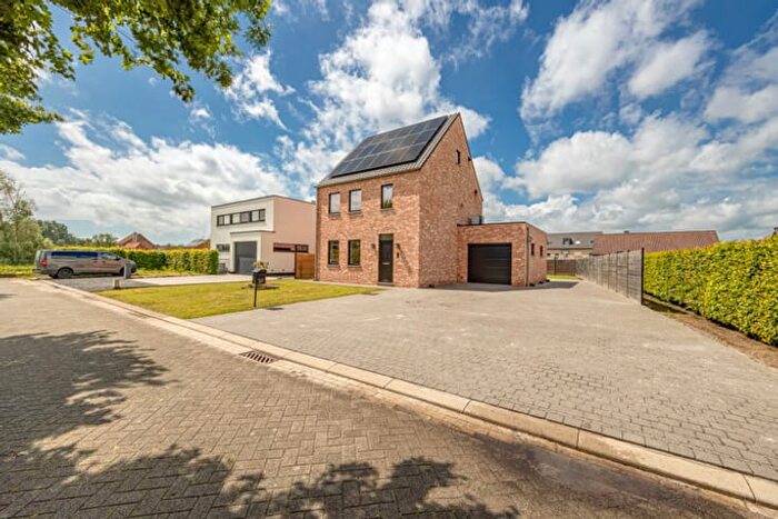 Maison 3 pièces à Kapelaan Francklaan A, HeistopdenBerg Booischot, à vendre