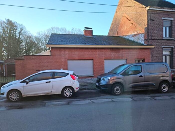 Maison 2 pièces à Rue de la Poste, Ghlin, à vendre